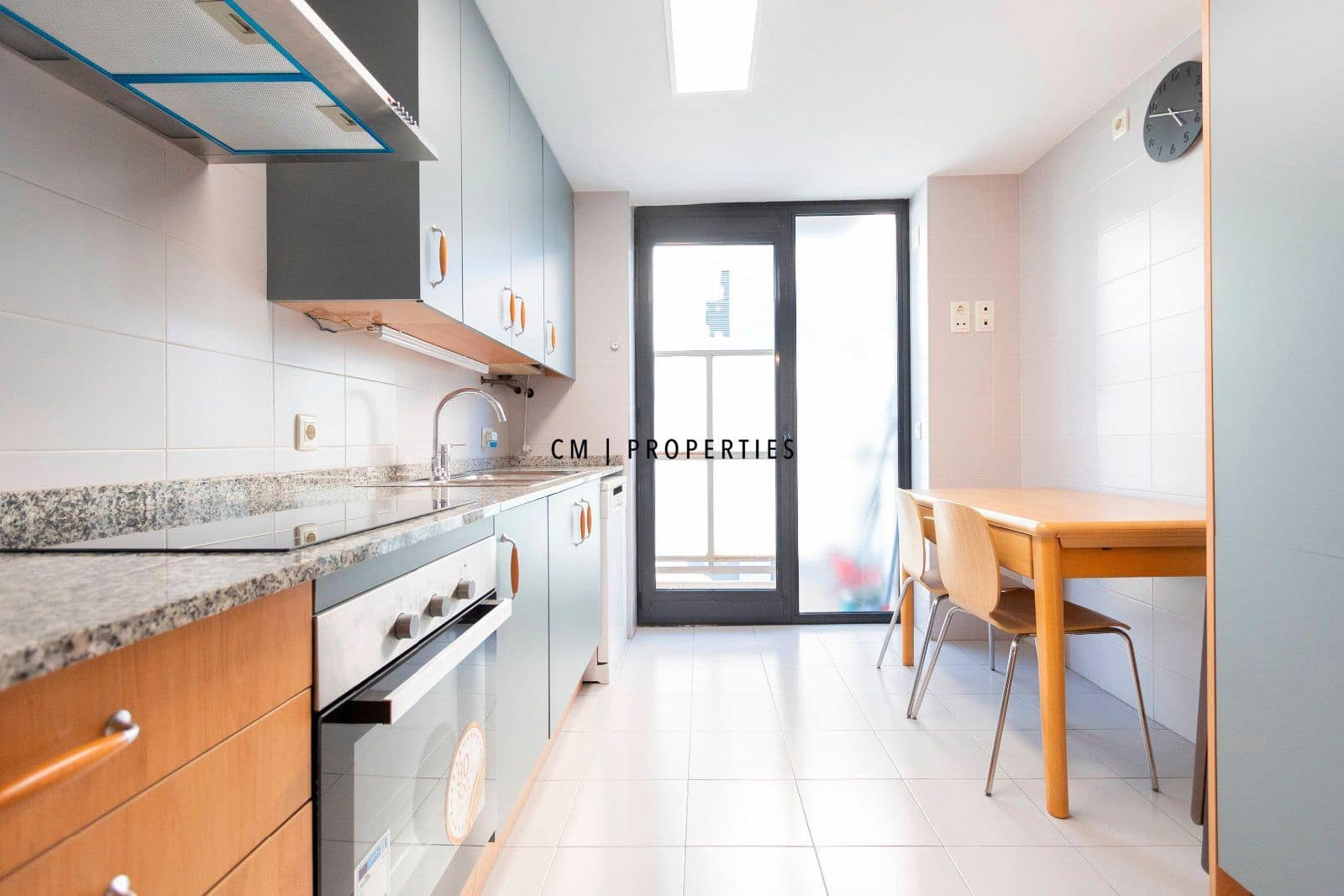 Piso de 3 habitaciones en València ciudad en alquiler con garaje - 2.200 € (Ref: 9292332)