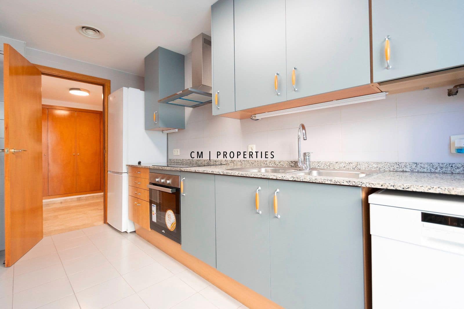 Piso de 3 habitaciones en València ciudad en alquiler con garaje - 2.200 € (Ref: 9292332)