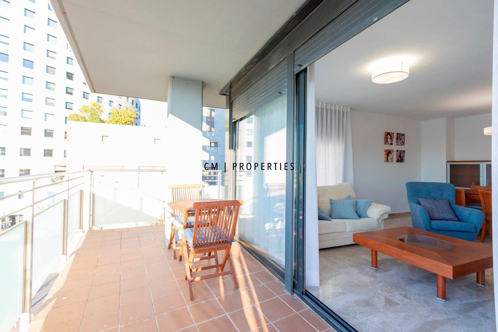 Piso de 3 habitaciones en València ciudad en alquiler con garaje - 2.200 € (Ref: 9292332)