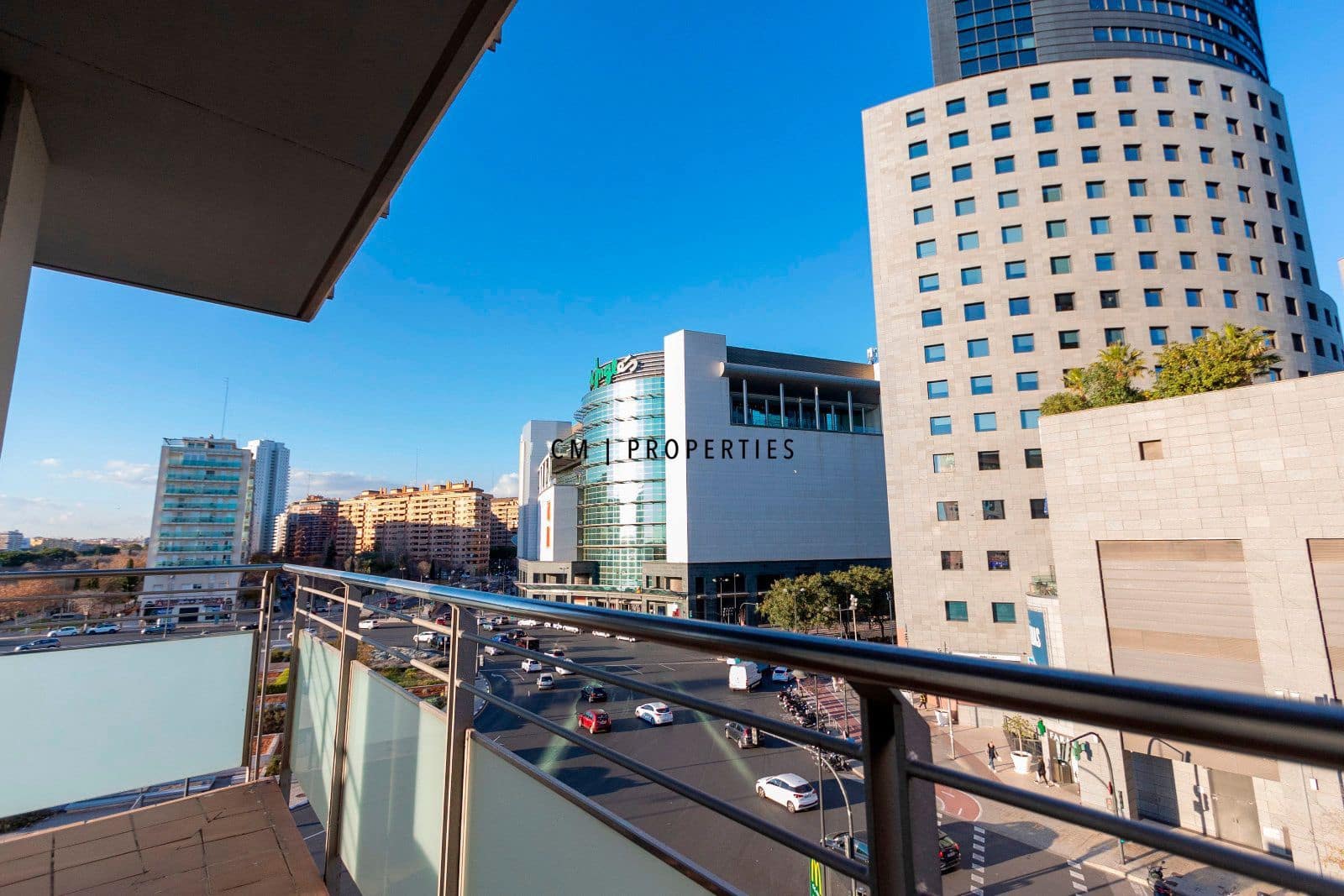 Piso de 3 habitaciones en València ciudad en alquiler con garaje - 2.200 € (Ref: 9292332)