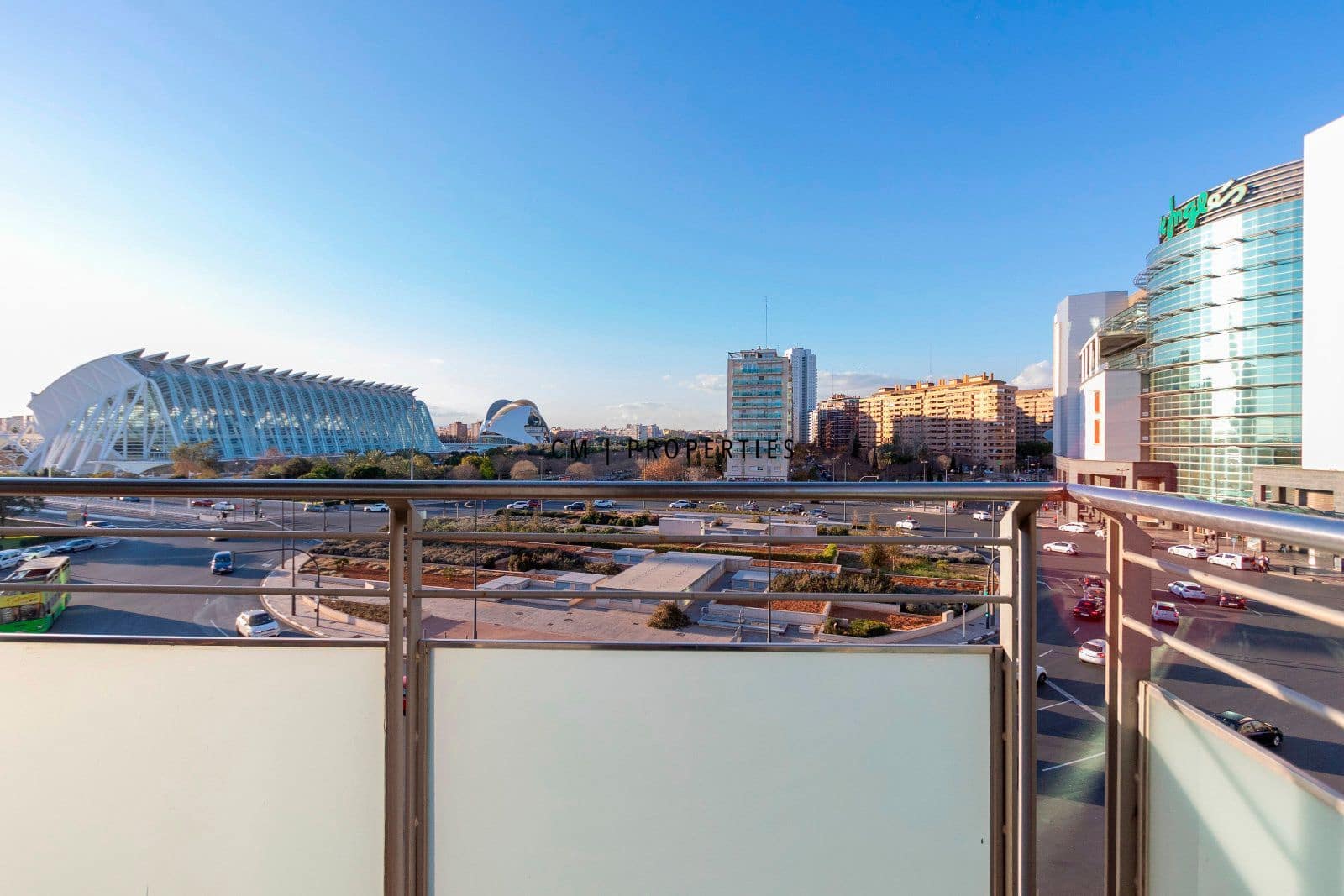 Piso de 3 habitaciones en València ciudad en alquiler con garaje - 2.200 € (Ref: 9292332)