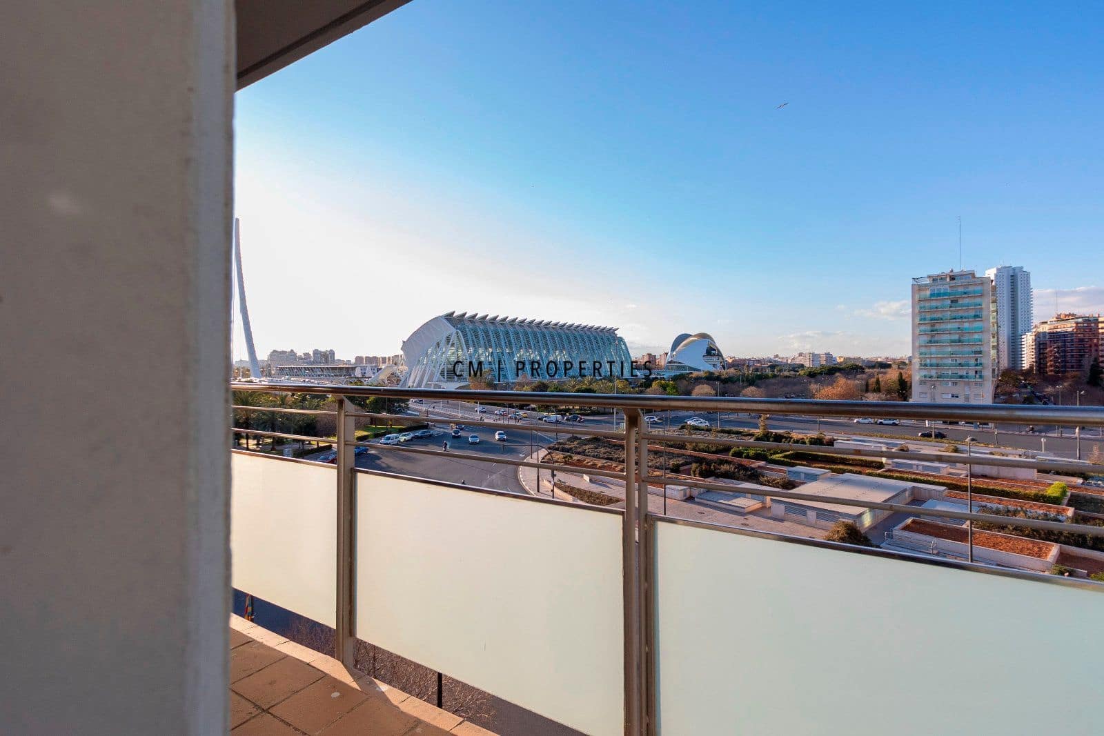 Piso de 3 habitaciones en València ciudad en alquiler con garaje - 2.200 € (Ref: 9292332)