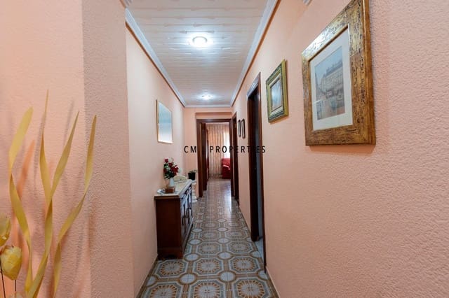 4 bedroom Flat for rent in Valencia city - € 1,350 (Ref: 9311948)