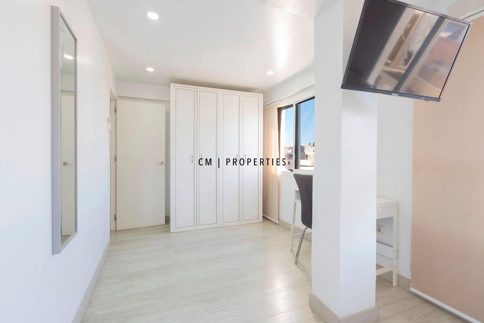 2 soverom Leilighet til leie i Valencia by - € 1 500 (Ref: 9322732)