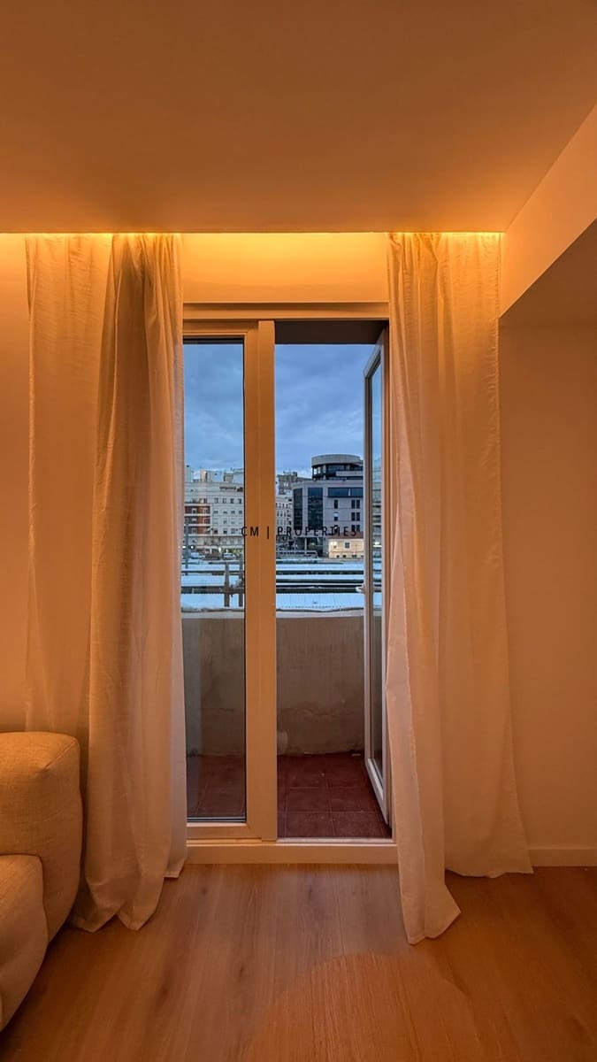 3 sovrum Lägenhet att hyra i Valencia stad - 2 400 € (Ref: 9325162)
