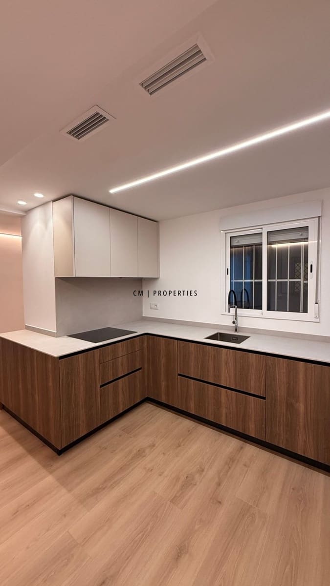 3 sovrum Lägenhet att hyra i Valencia stad - 2 400 € (Ref: 9325162)