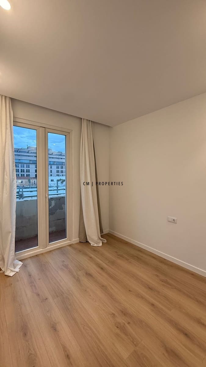 3 sovrum Lägenhet att hyra i Valencia stad - 2 400 € (Ref: 9325162)