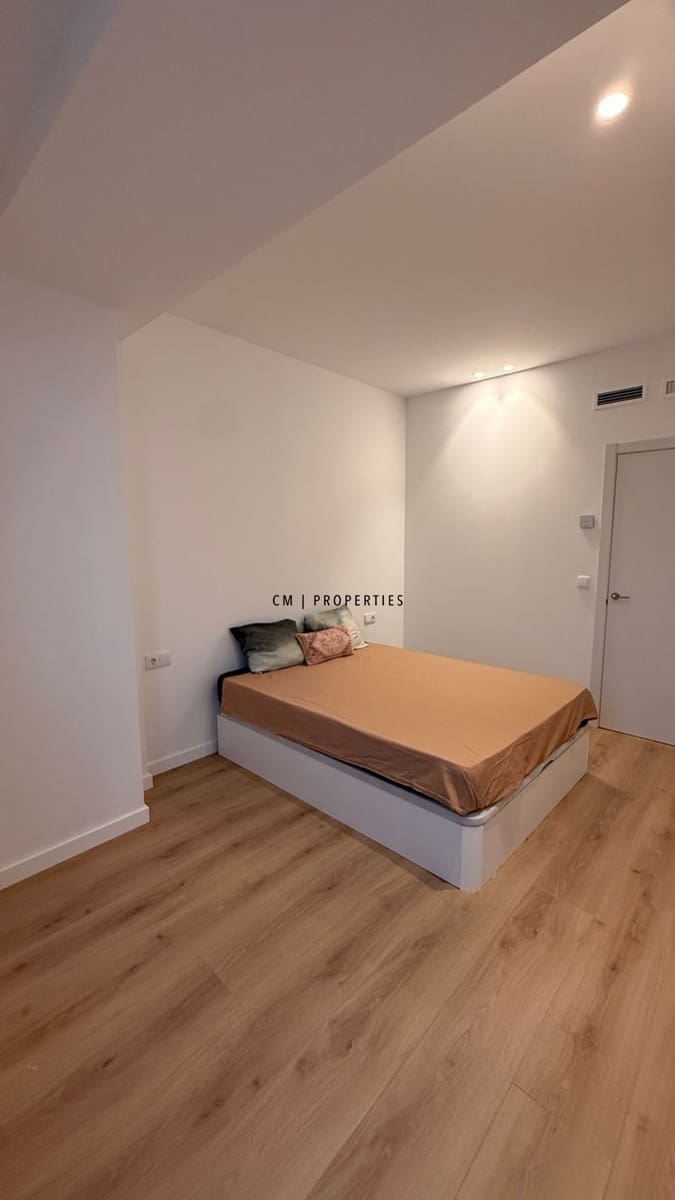 3 sovrum Lägenhet att hyra i Valencia stad - 2 400 € (Ref: 9325162)