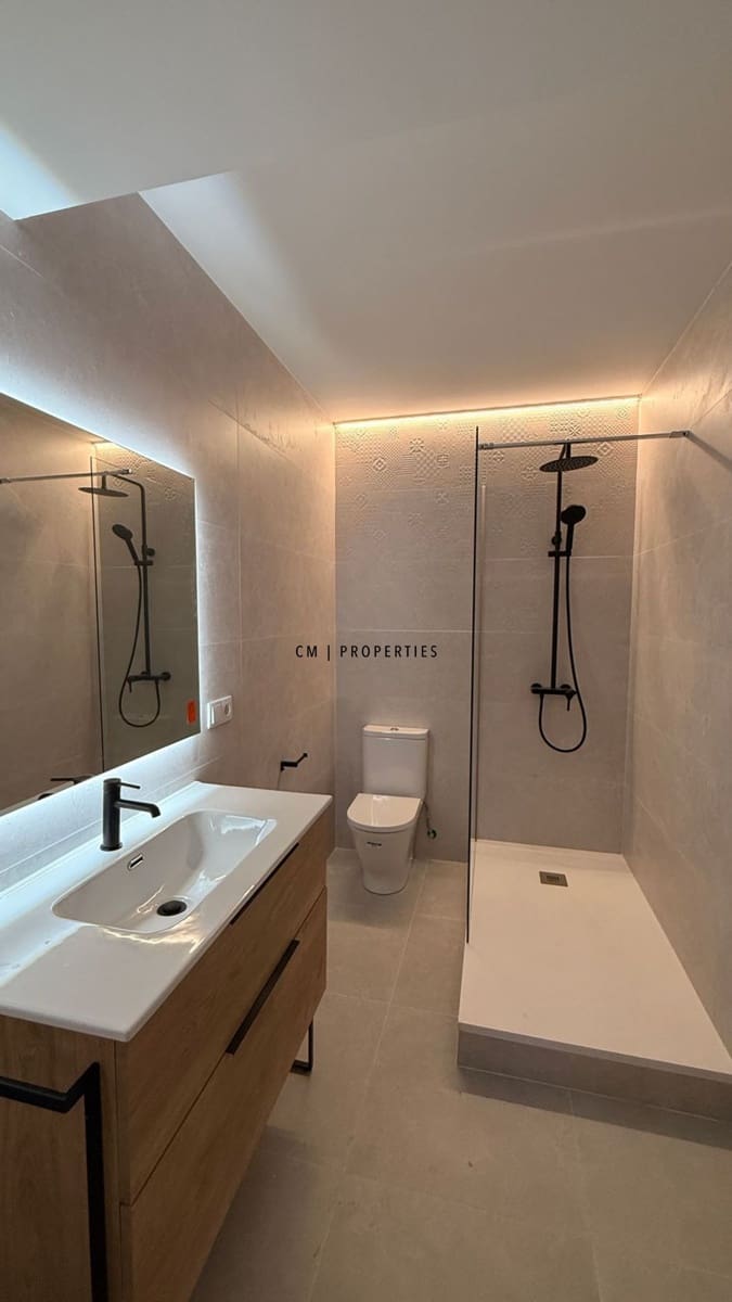 3 sovrum Lägenhet att hyra i Valencia stad - 2 400 € (Ref: 9325162)