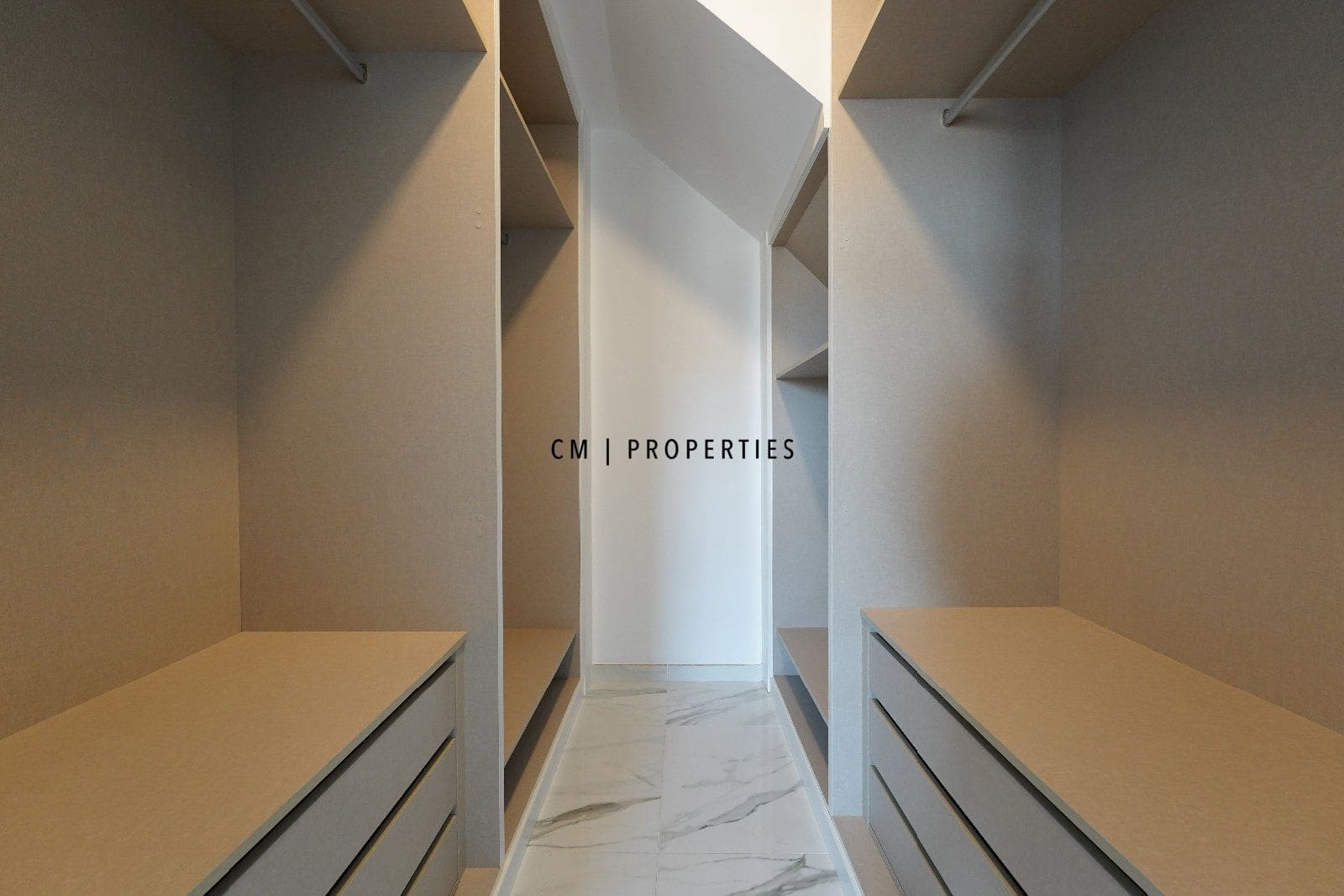 3 sovrum Takvåning att hyra i Valencia stad med garage - 5 000 € (Ref: 9335612)