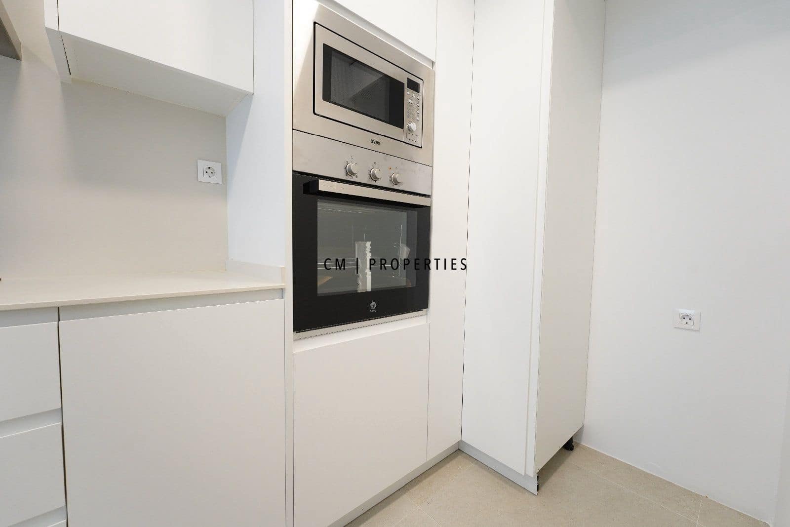 3 bedroom Flat for rent in Valencia city with garage - € 2,900 (Ref: 9335613)