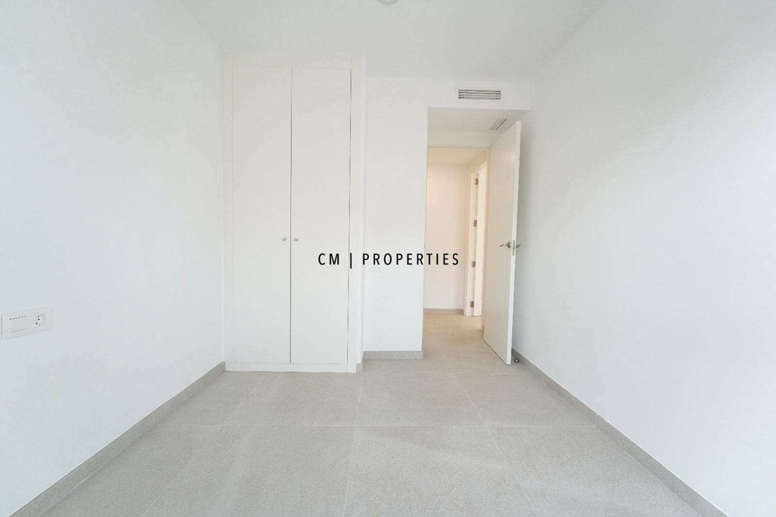 3 bedroom Flat for rent in Valencia city with garage - € 2,900 (Ref: 9335613)