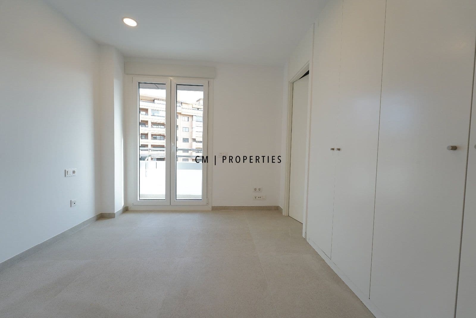 3 bedroom Flat for rent in Valencia city with garage - € 2,900 (Ref: 9335613)