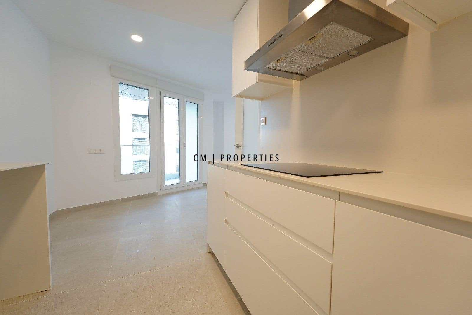 3 bedroom Flat for rent in Valencia city with garage - € 2,900 (Ref: 9335613)