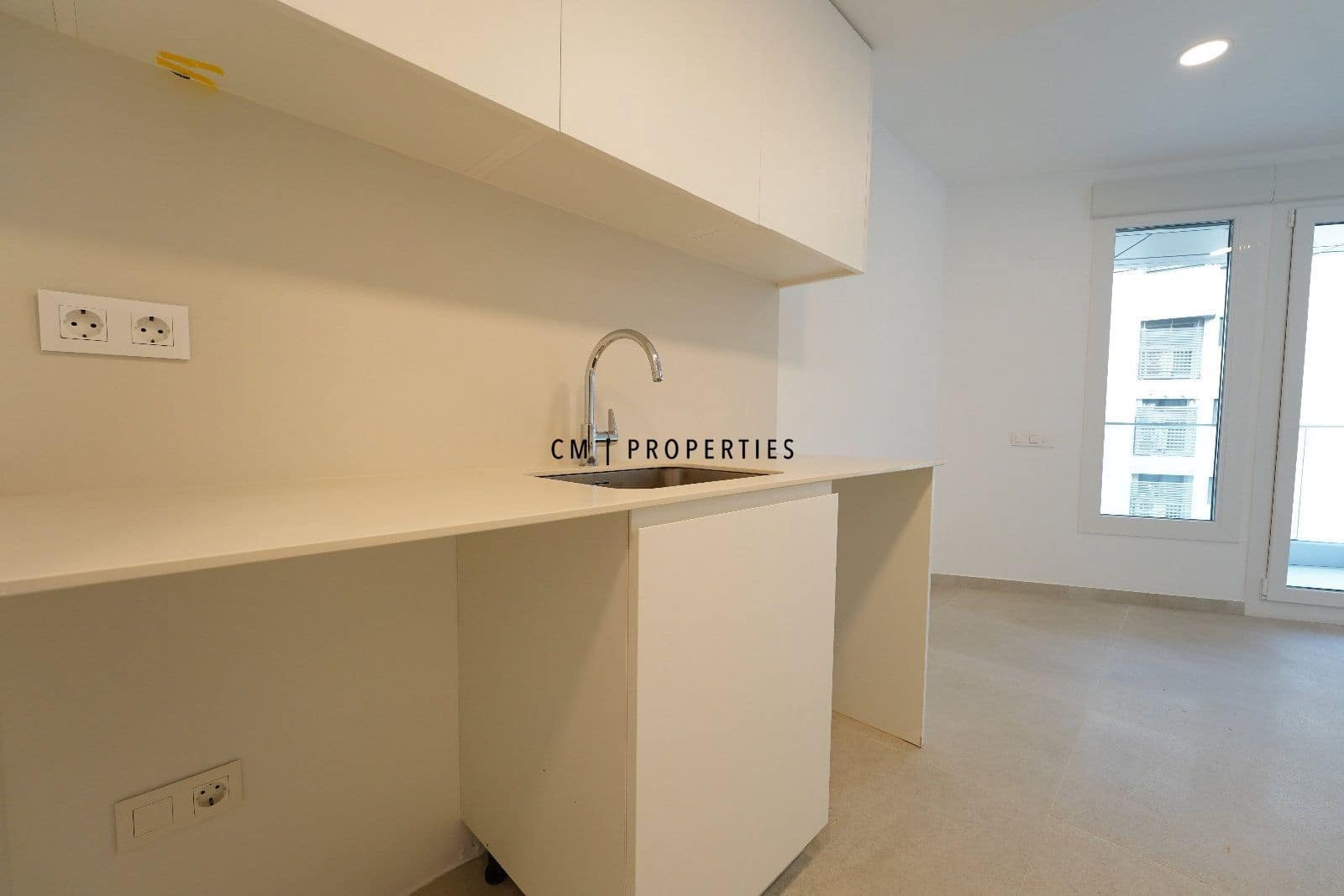 3 bedroom Flat for rent in Valencia city with garage - € 2,900 (Ref: 9335613)