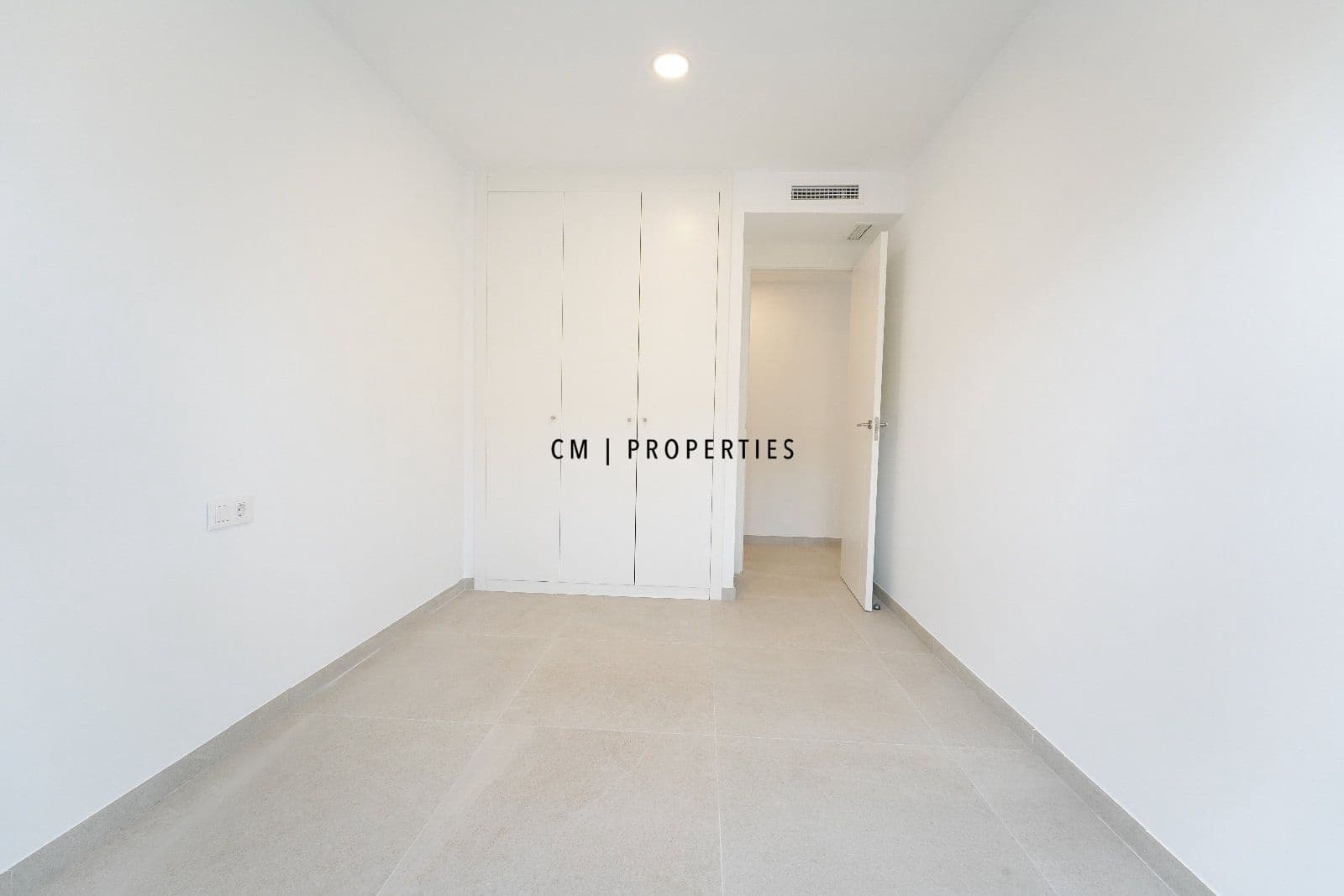 3 bedroom Flat for rent in Valencia city with garage - € 2,900 (Ref: 9335613)