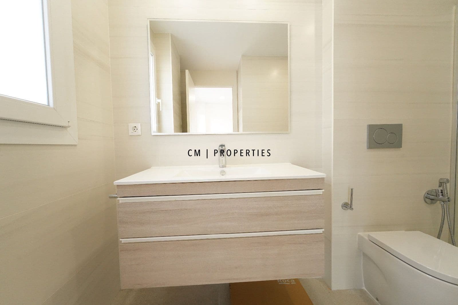 3 bedroom Flat for rent in Valencia city with garage - € 2,900 (Ref: 9335613)