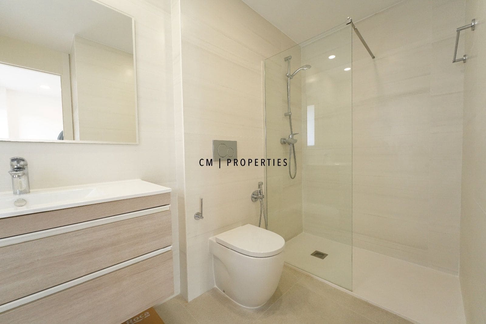3 bedroom Flat for rent in Valencia city with garage - € 2,900 (Ref: 9335613)