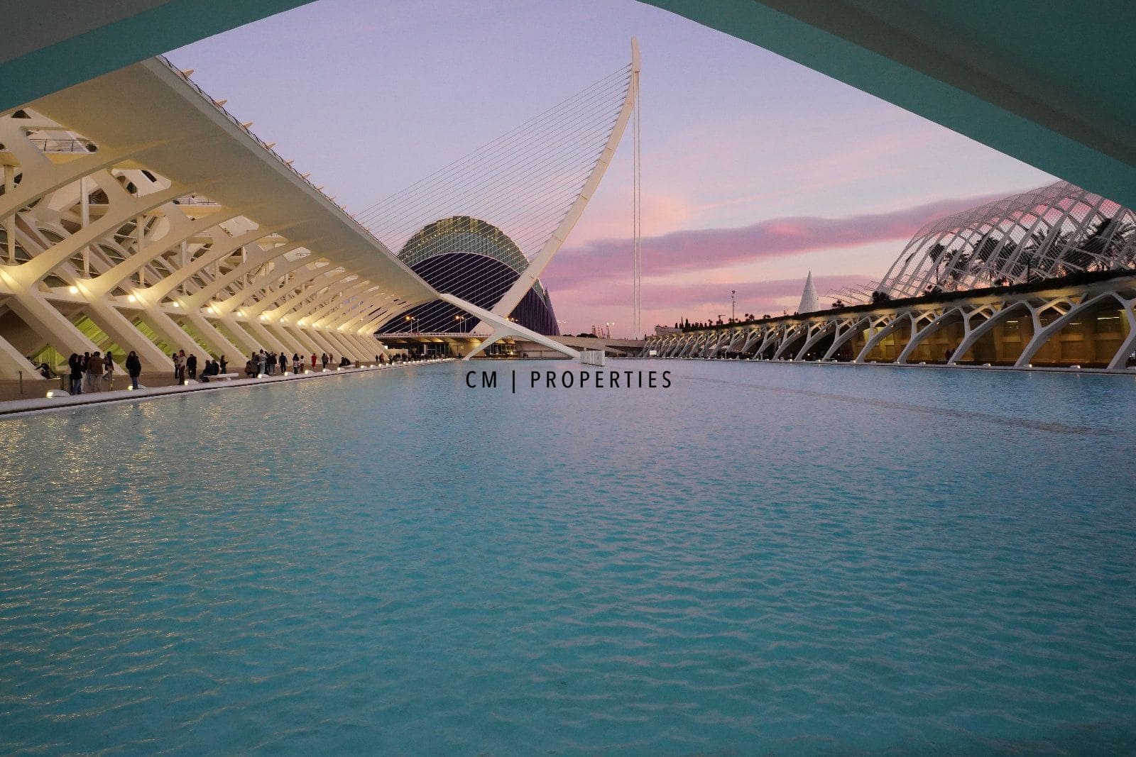 3 bedroom Flat for rent in Valencia city with garage - € 2,900 (Ref: 9335613)