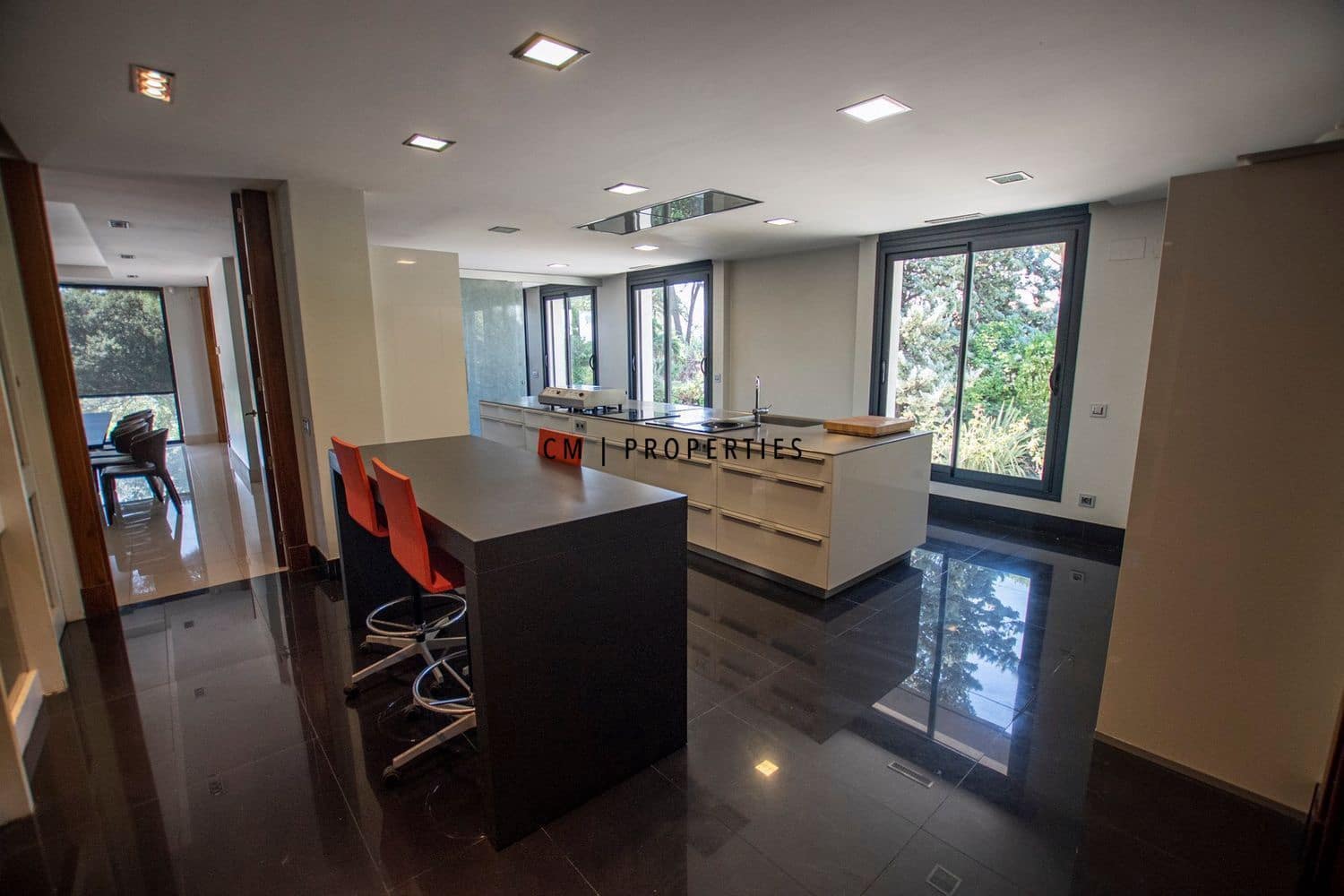 8 bedroom Villa for sale in Madrid city with pool garage - € 3,500,000 (Ref: 9341160)