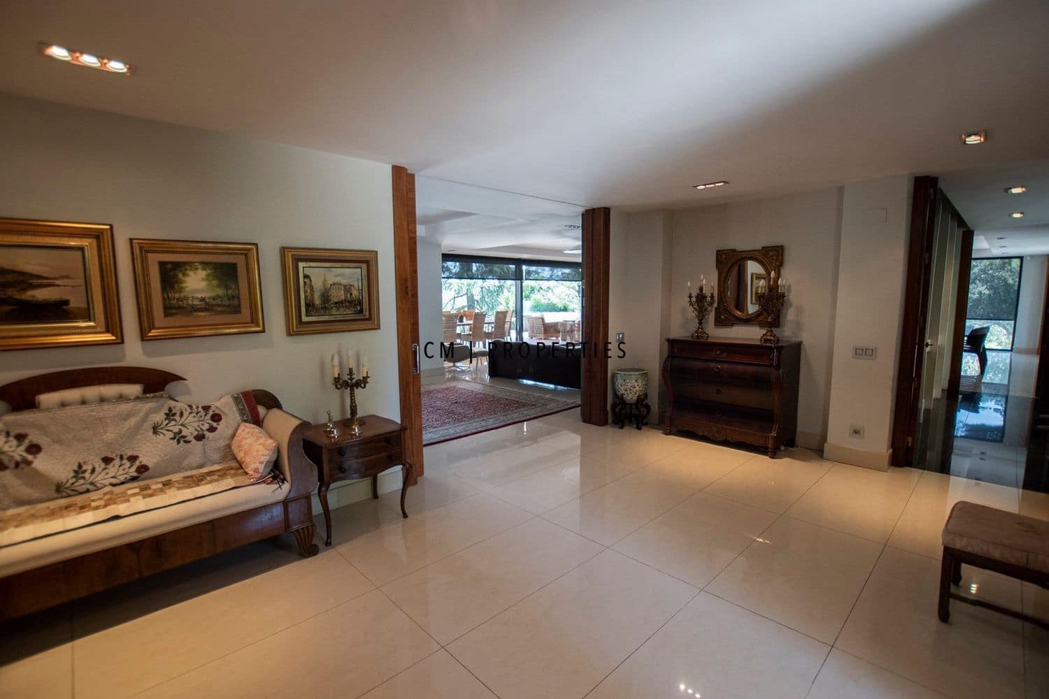 8 bedroom Villa for sale in Madrid city with pool garage - € 3,500,000 (Ref: 9341160)