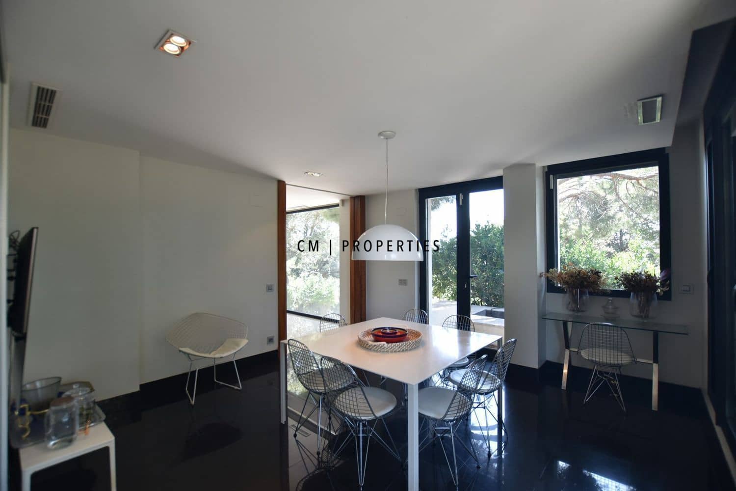 8 bedroom Villa for sale in Madrid city with pool garage - € 3,500,000 (Ref: 9341160)