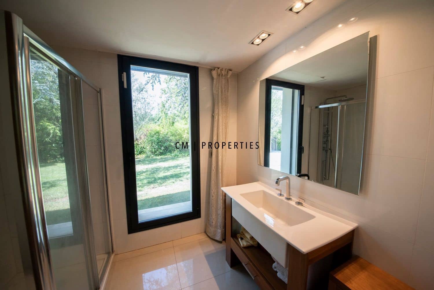 8 bedroom Villa for sale in Madrid city with pool garage - € 3,500,000 (Ref: 9341160)