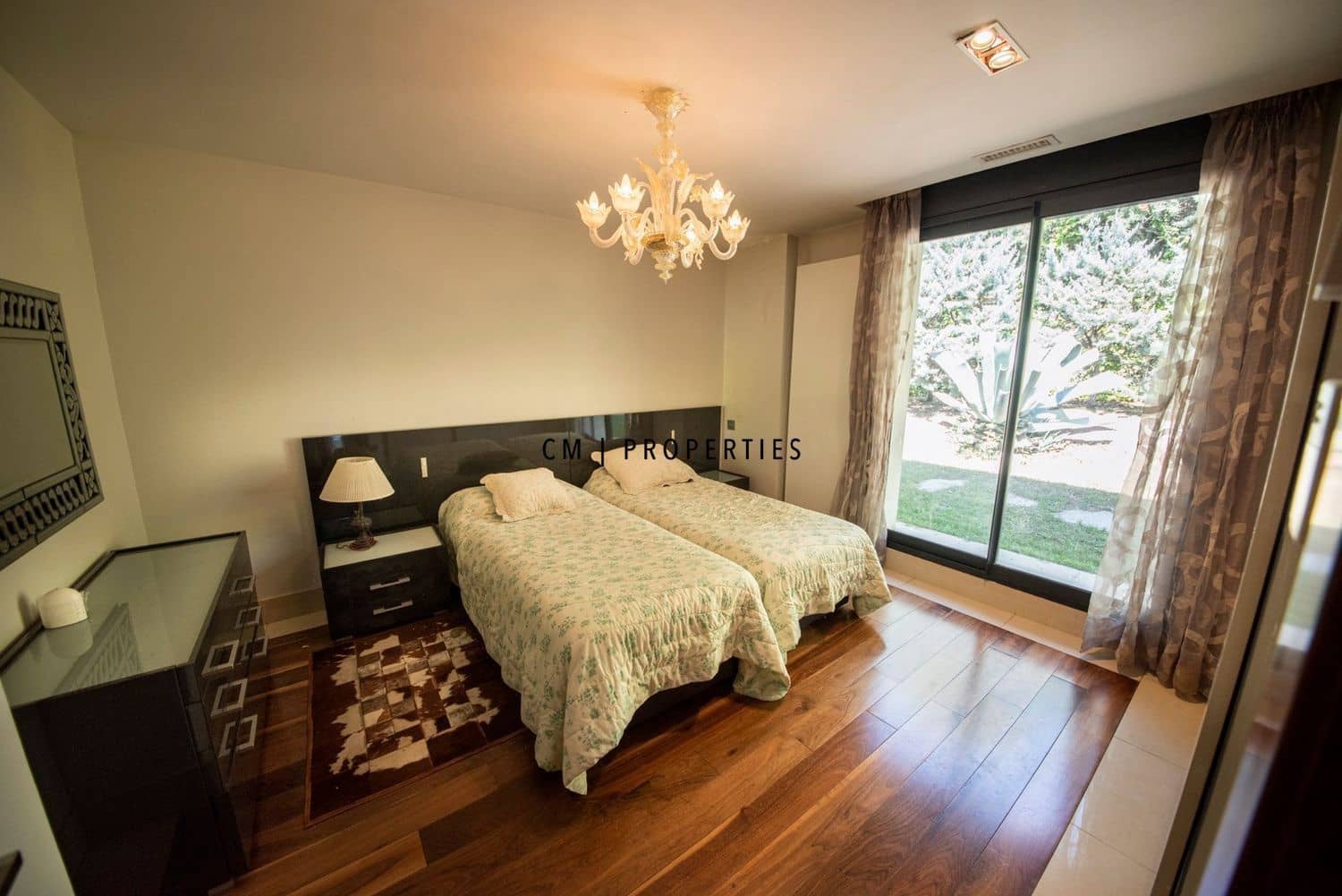 8 bedroom Villa for sale in Madrid city with pool garage - € 3,500,000 (Ref: 9341160)