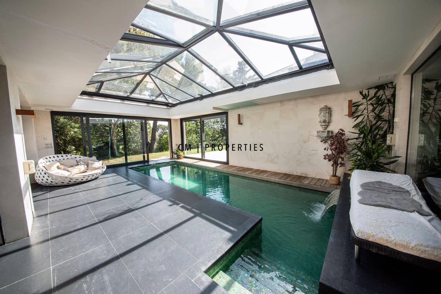 8 bedroom Villa for sale in Madrid city with pool garage - € 3,500,000 (Ref: 9341160)