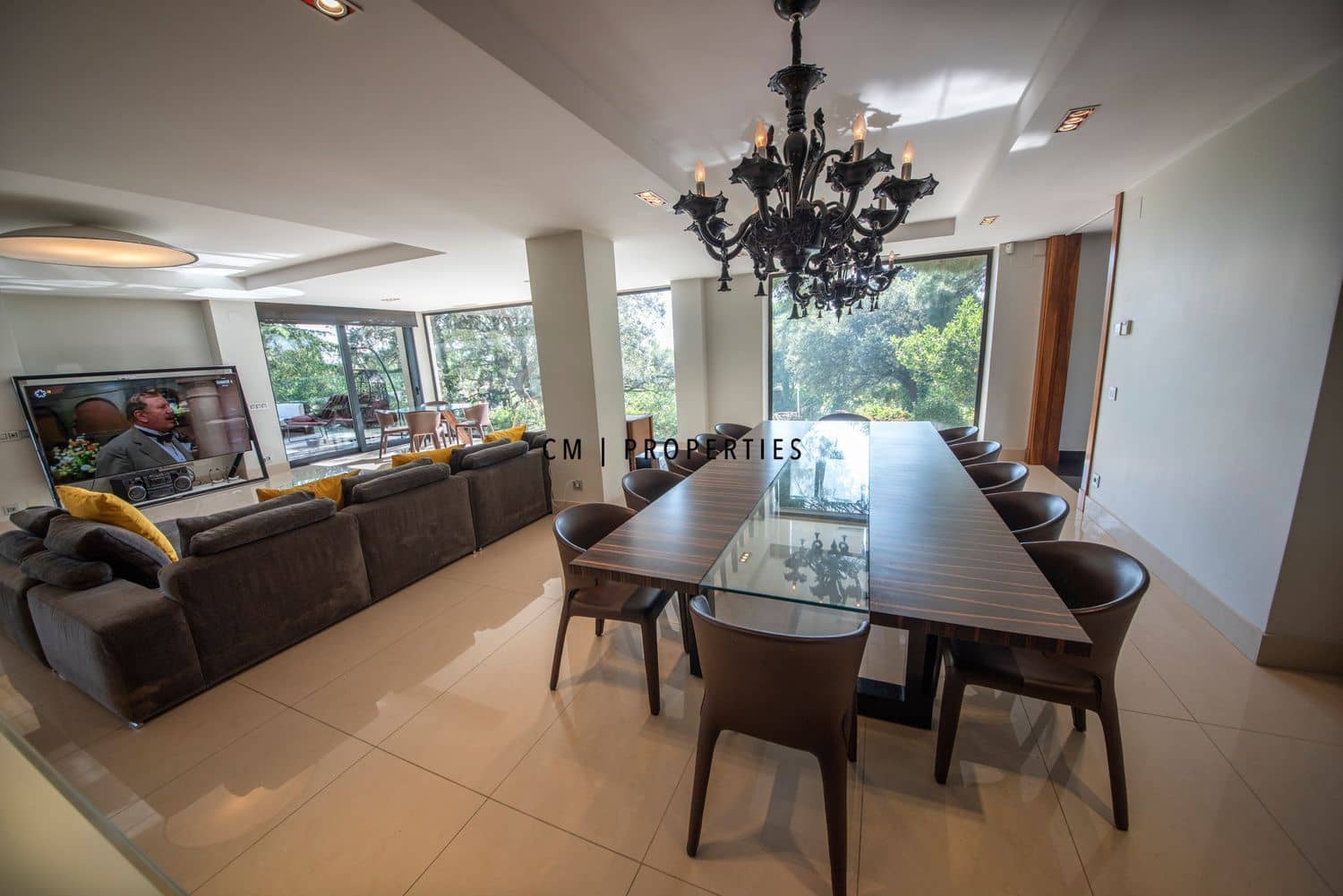 8 bedroom Villa for sale in Madrid city with pool garage - € 3,500,000 (Ref: 9341160)