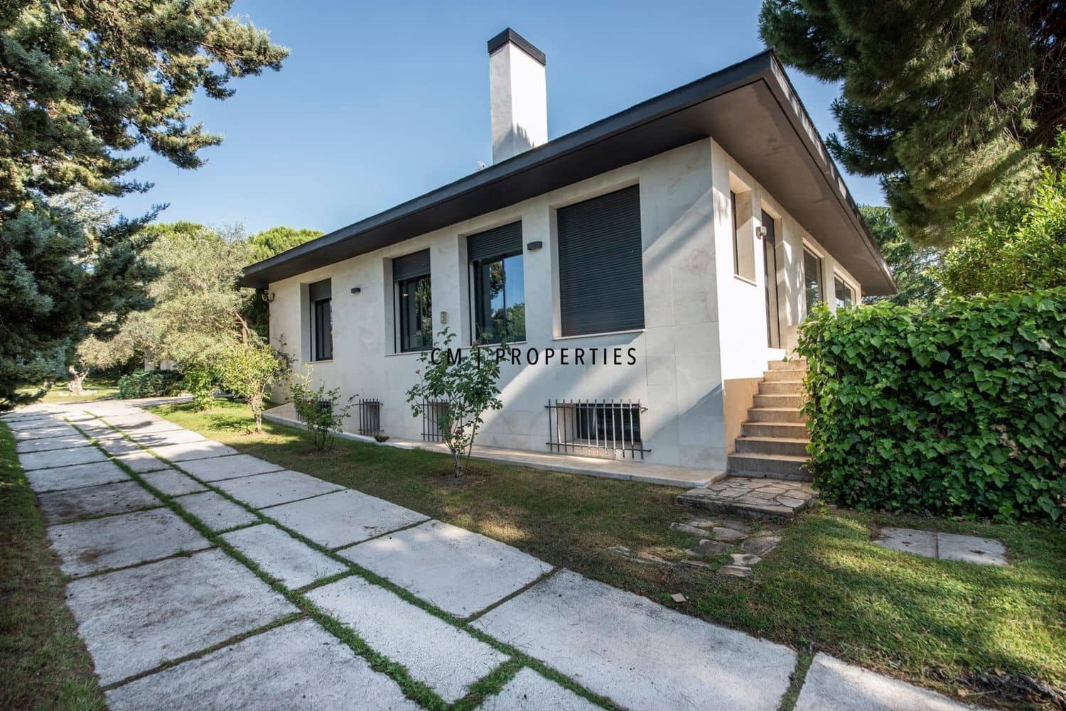 8 bedroom Villa for sale in Madrid city with pool garage - € 3,500,000 (Ref: 9341160)