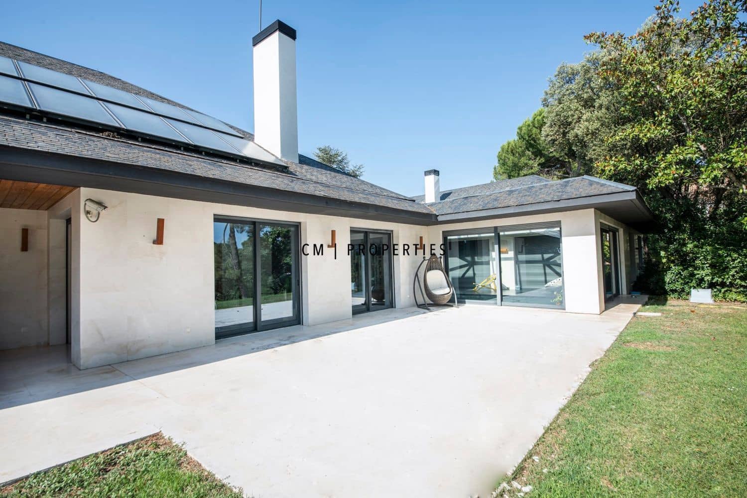 8 bedroom Villa for sale in Madrid city with pool garage - € 3,500,000 (Ref: 9341160)