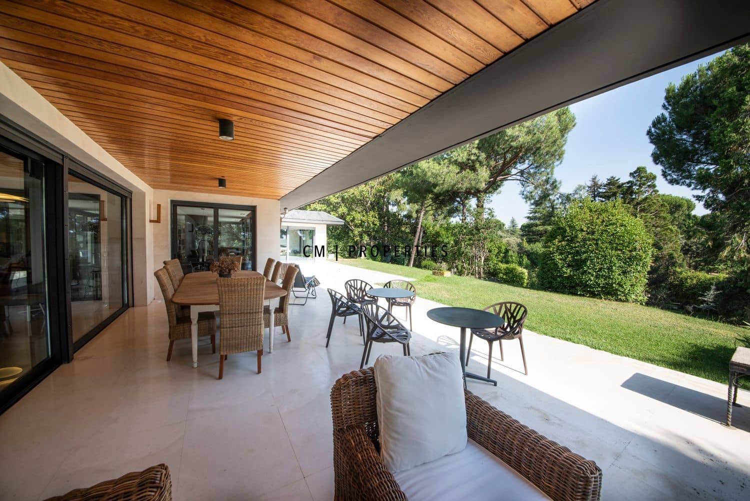 8 bedroom Villa for sale in Madrid city with pool garage - € 3,500,000 (Ref: 9341160)