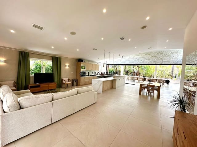 7 makuuhuone Huvila vuokrattavana paikassa Bétera mukana uima-altaan 
autotalli - 5 000 € (Ref: 9345495)