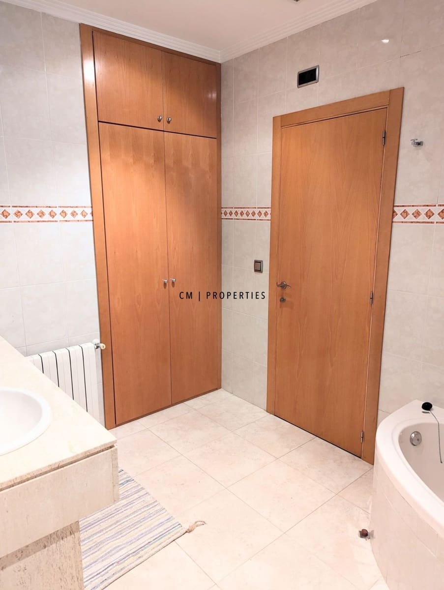 2 sypialnia Mieszkanie do wynajęcia w Miasto Walencja - 2 000 € (Ref: 9356511)