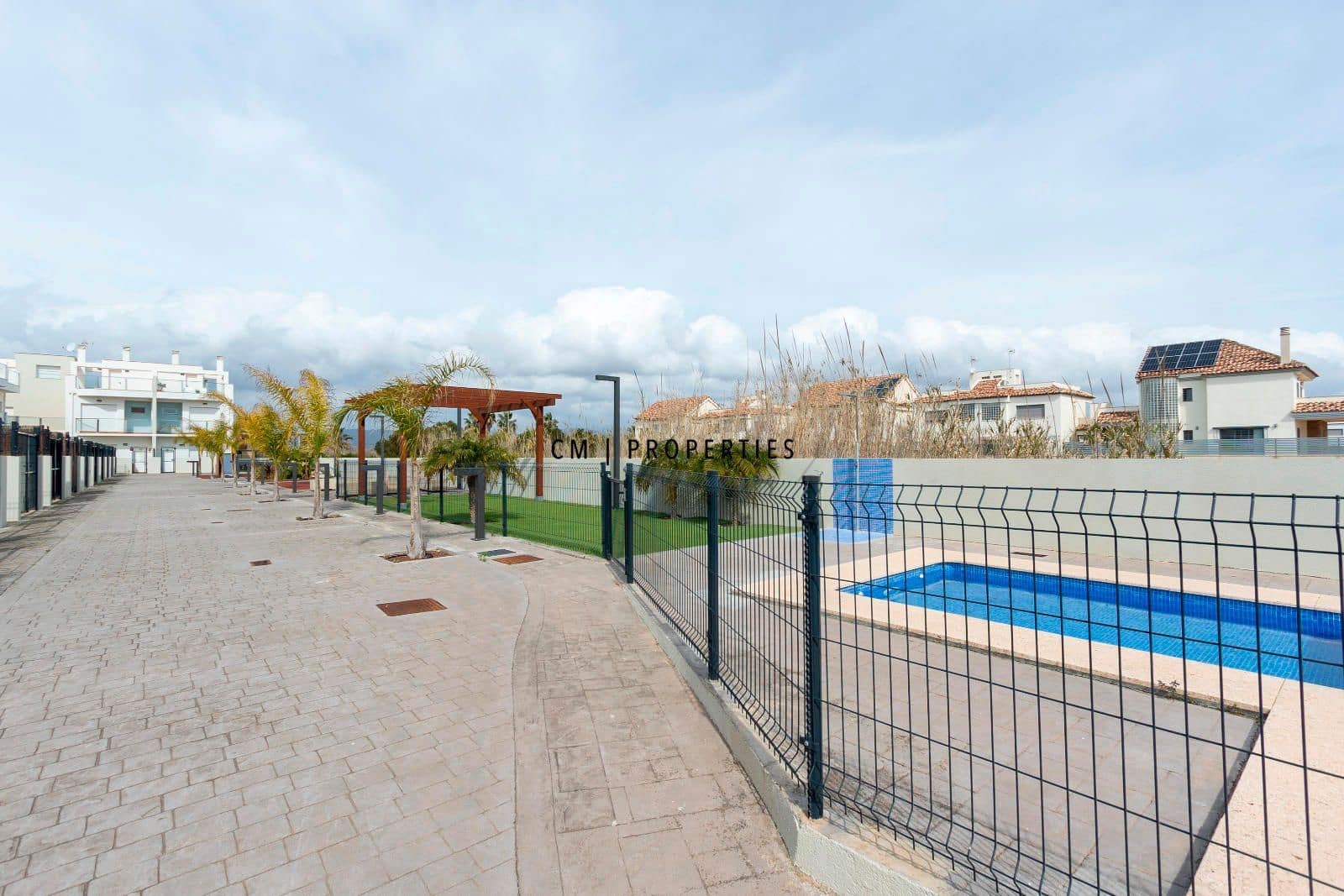 Casa de 4 habitaciones en Almenara en venta con piscina garaje - 360.000 € (Ref: 9357754)
