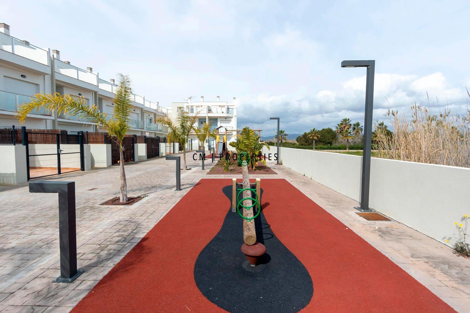 Casa de 4 habitaciones en Almenara en venta con piscina garaje - 360.000 € (Ref: 9357754)