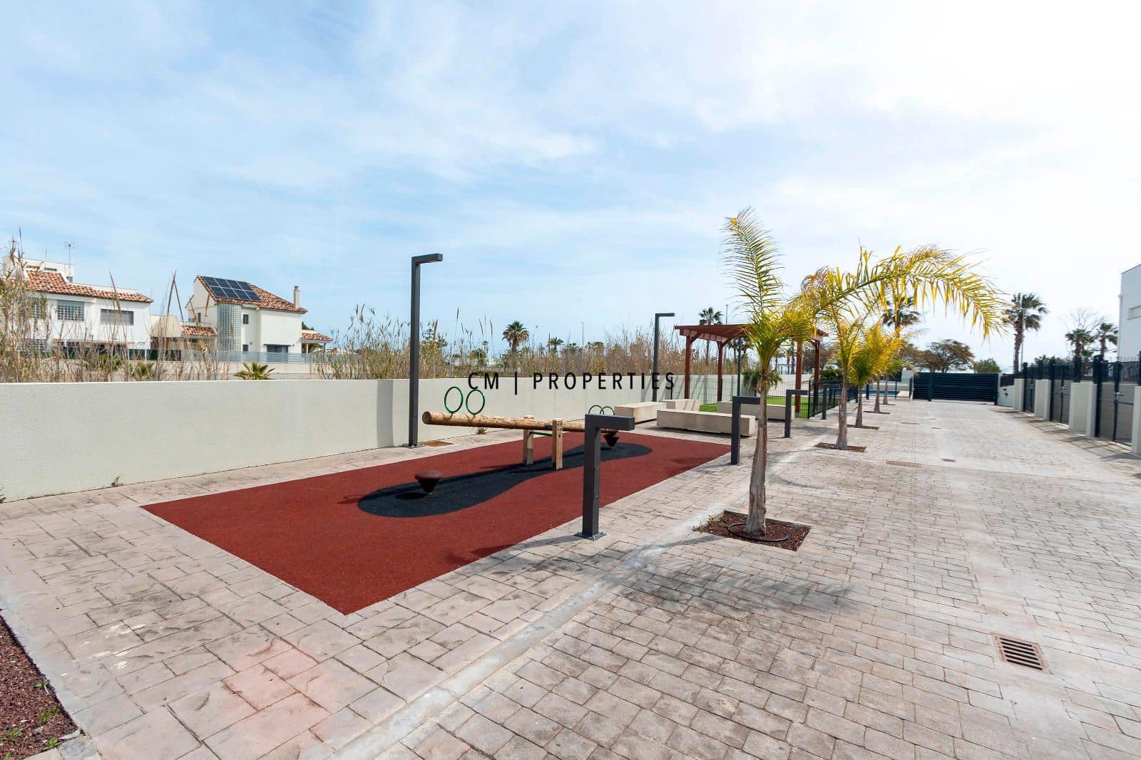 Casa de 4 habitaciones en Almenara en venta con piscina garaje - 360.000 € (Ref: 9357754)