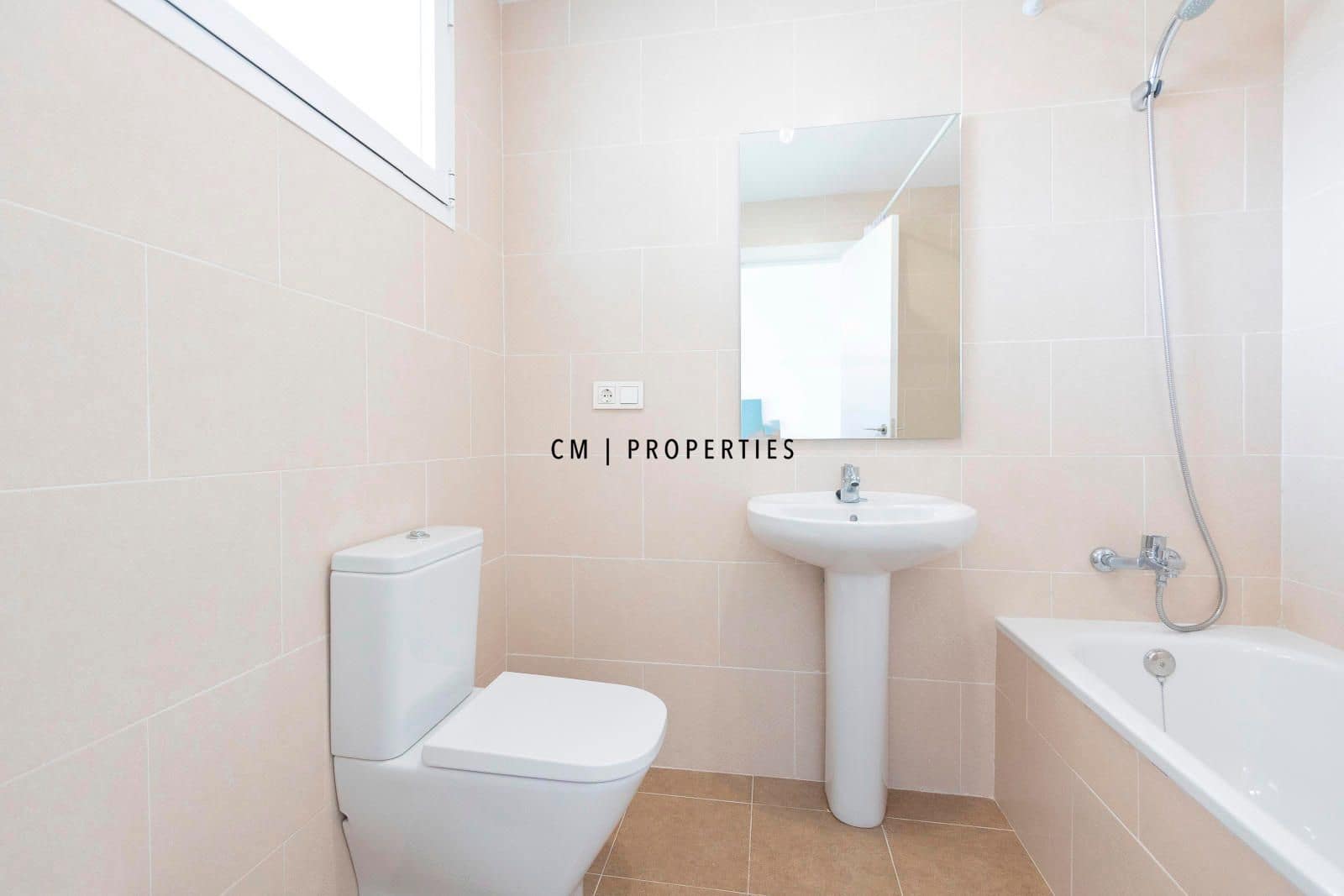 Casa de 4 habitaciones en Almenara en venta con piscina garaje - 360.000 € (Ref: 9357754)