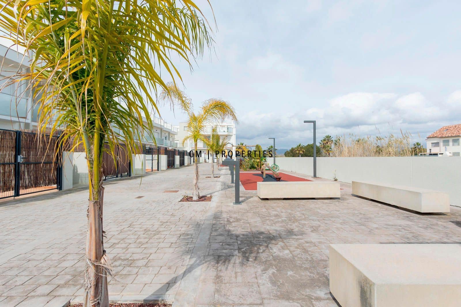 Casa de 4 habitaciones en Almenara en venta con piscina garaje - 360.000 € (Ref: 9357754)