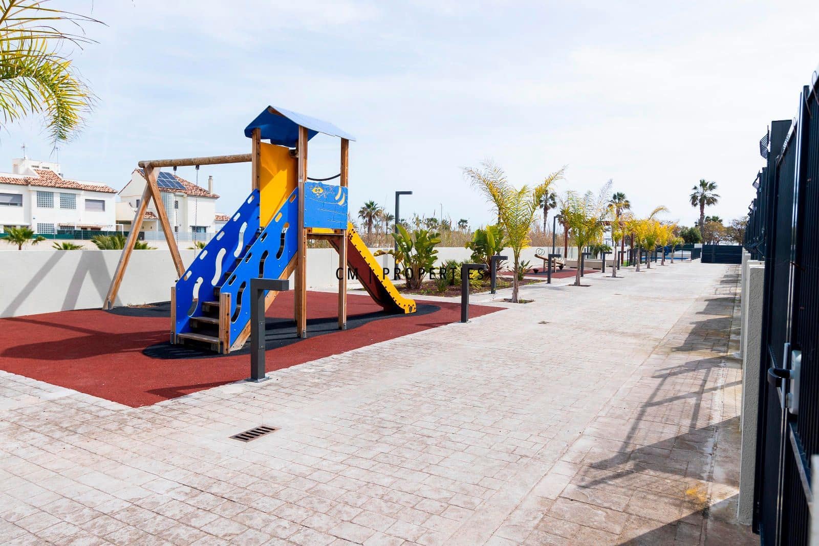 Casa de 4 habitaciones en Almenara en venta con piscina garaje - 360.000 € (Ref: 9357754)