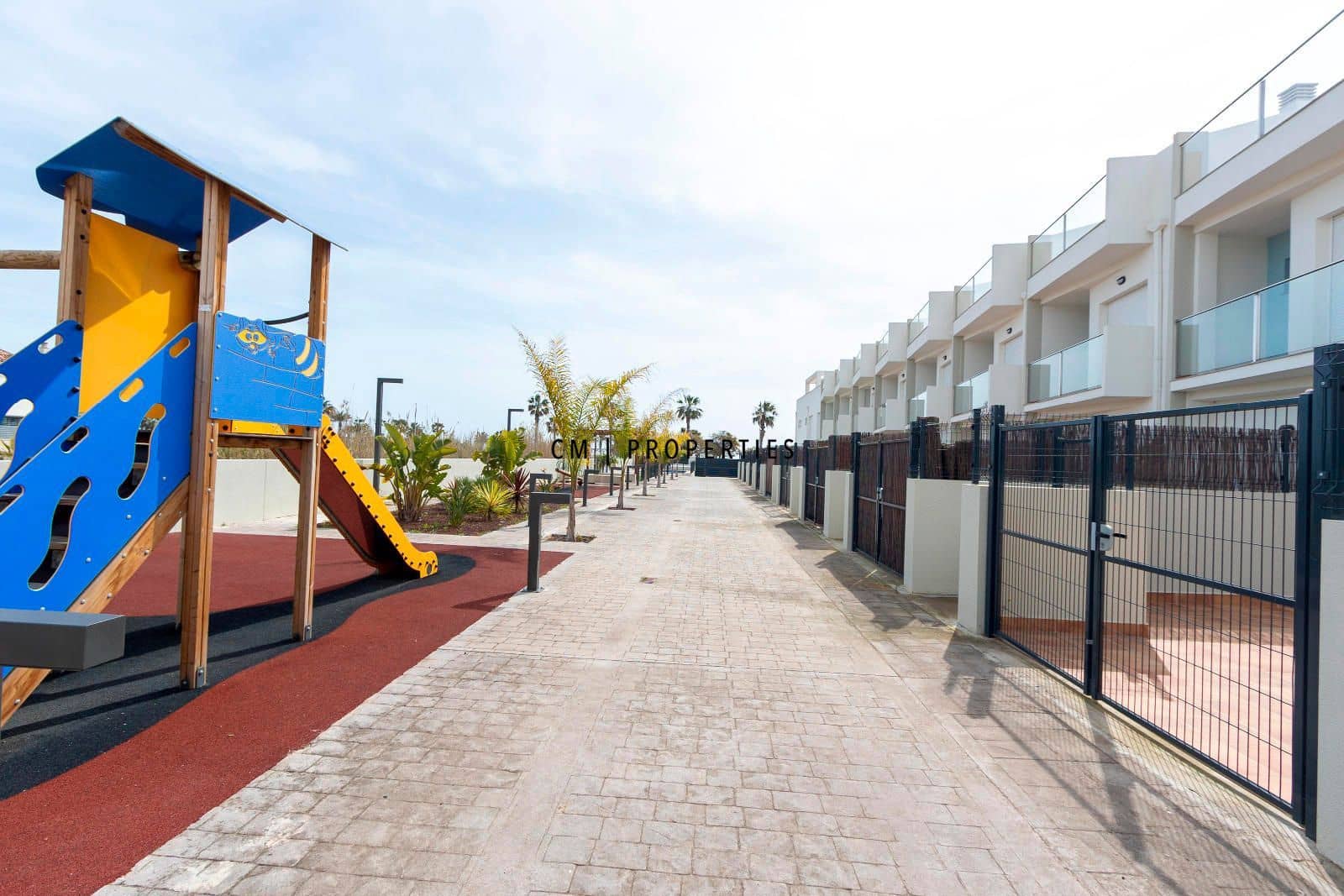 Casa de 4 habitaciones en Almenara en venta con piscina garaje - 360.000 € (Ref: 9357754)