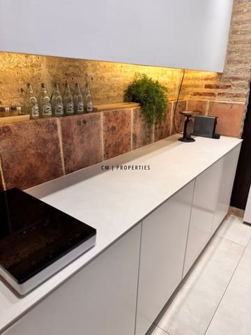 Appartement de 2 chambres à louer à El Mercat, Valence ville - 2 080 € (Ref: 9357972)