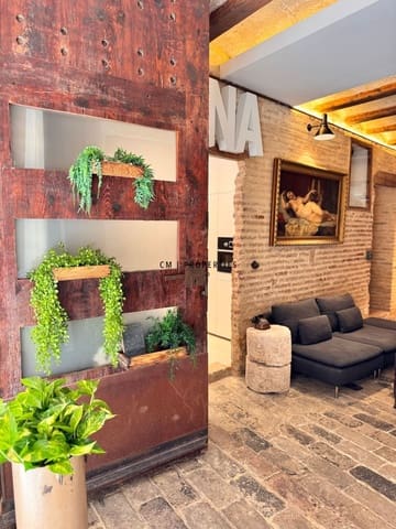 Appartement de 2 chambres à louer à El Mercat, Valence ville - 2 080 € (Ref: 9357972)