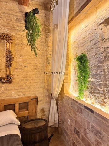 Appartement de 2 chambres à louer à El Mercat, Valence ville - 2 080 € (Ref: 9357972)