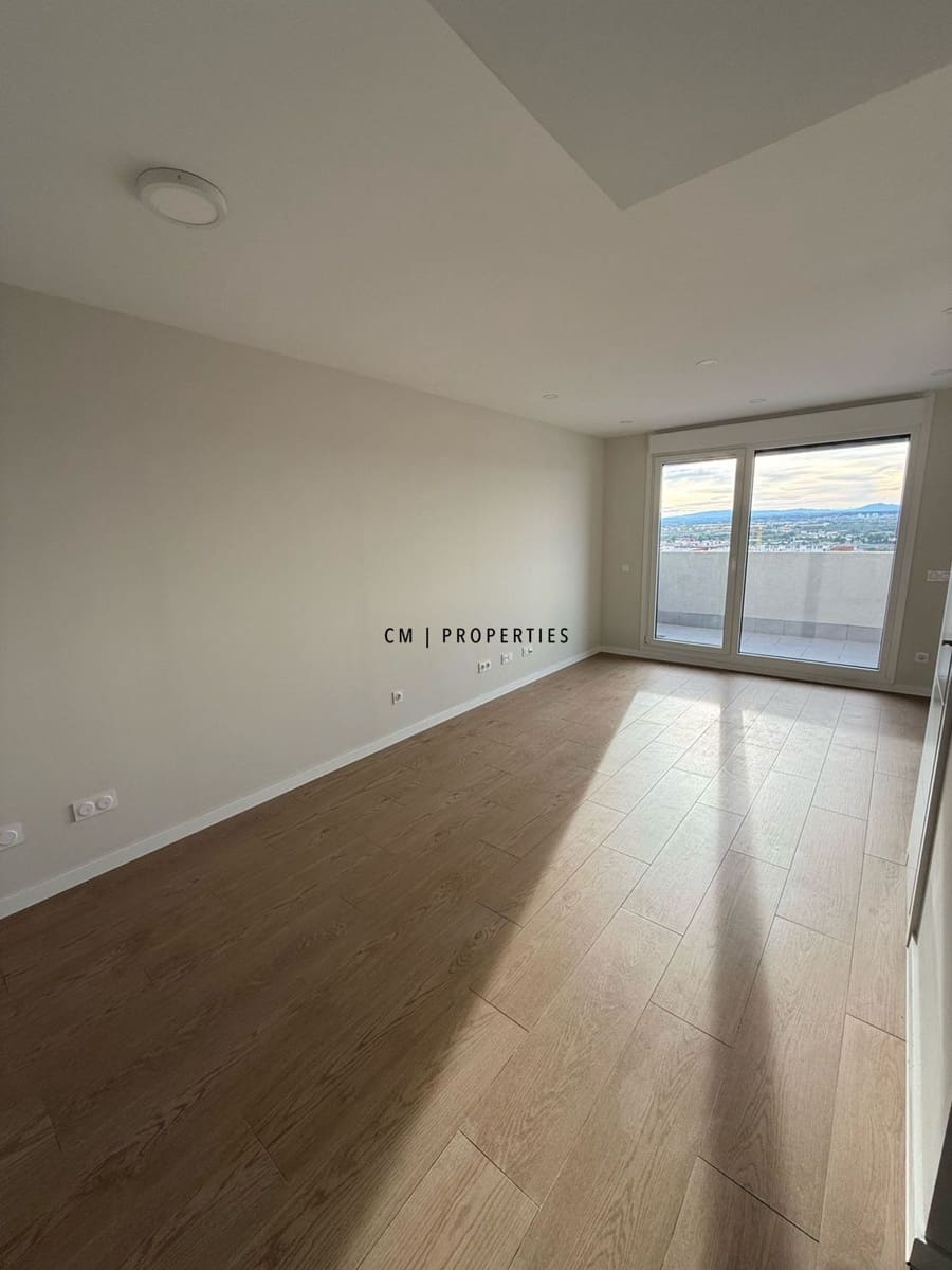 1 makuuhuone Asunto vuokrattavana paikassa Valencia kaupunki mukana uima-altaan 
autotalli - 1 800 € (Ref: 9360247)