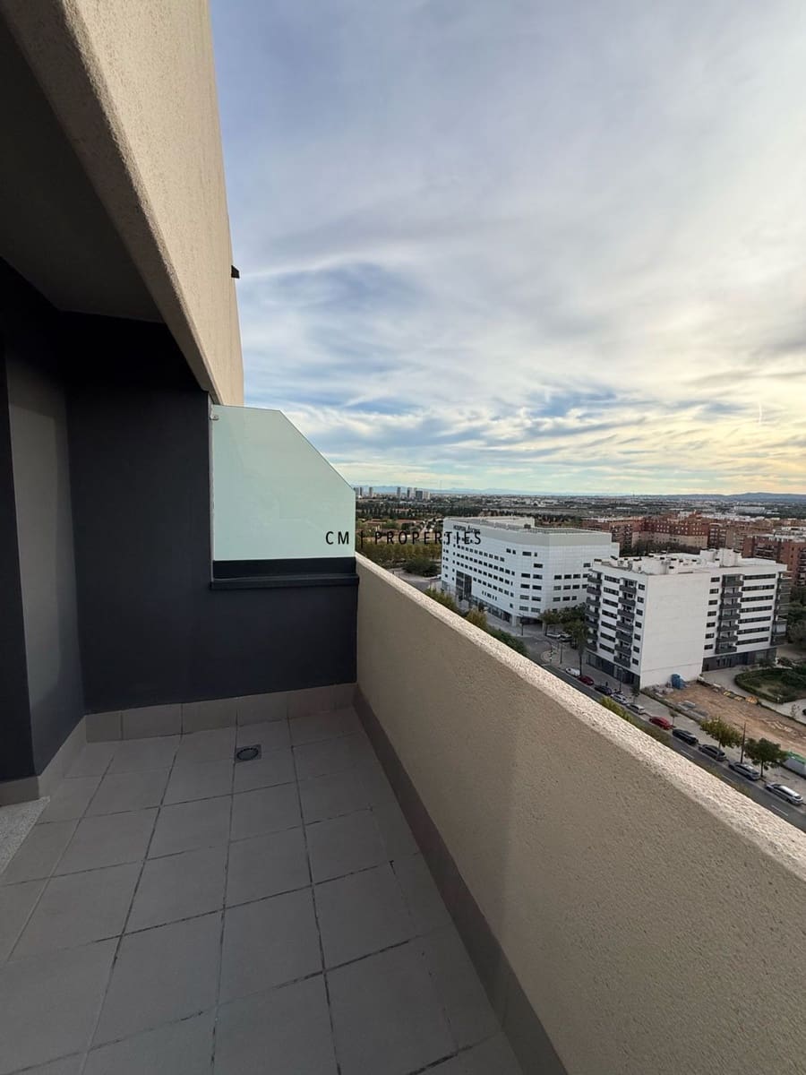 1 makuuhuone Asunto vuokrattavana paikassa Valencia kaupunki mukana uima-altaan 
autotalli - 1 800 € (Ref: 9360247)