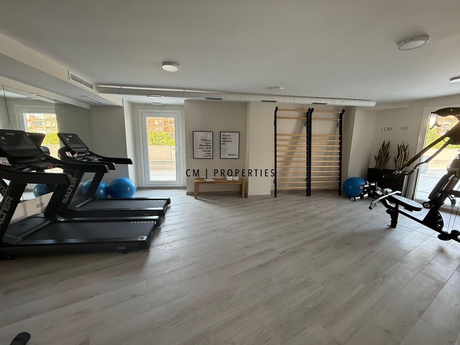 1 makuuhuone Asunto vuokrattavana paikassa Valencia kaupunki mukana uima-altaan 
autotalli - 1 800 € (Ref: 9360247)