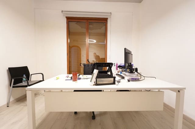 Kontor til leie i La Gran Via, Valencia by - € 3 000 (Ref: 9360785)