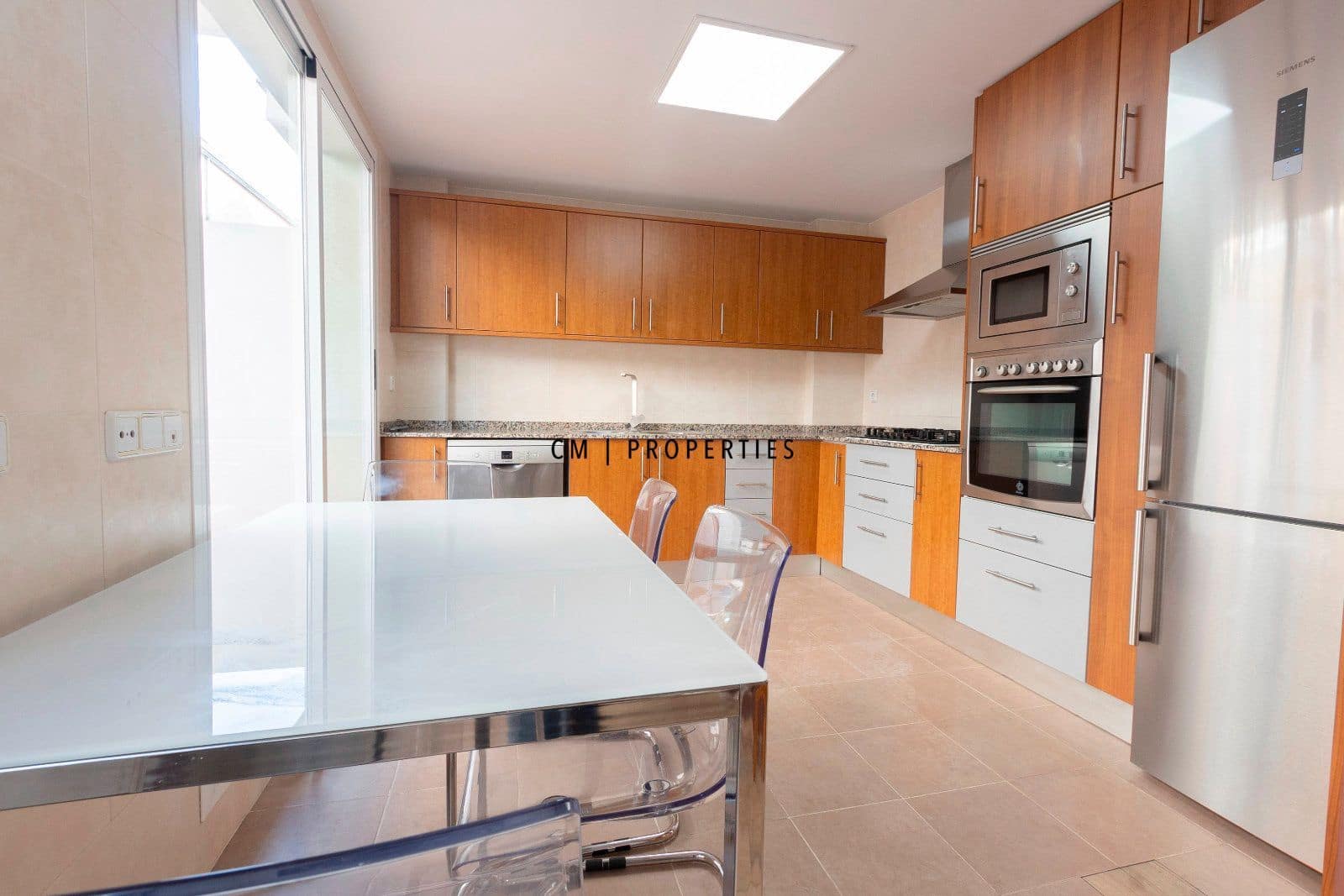 4 soveværelse Lejlighed til salg i Moncada med garage - € 550.000 (Ref: 9378389)